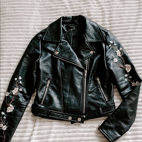 Romeo & Juliet Couture Jackets & Blazers - Romeo & Juliet Couture faux leather moto jacket